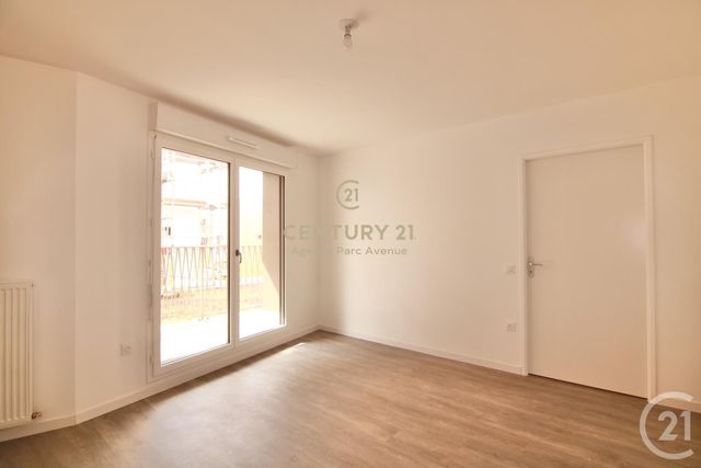 Appartement F2 à louer - 2 pièces - 43.88 m2 - BUSSY ST GEORGES - 77 - ILE-DE-FRANCE - Century 21 Agence Parc Avenue