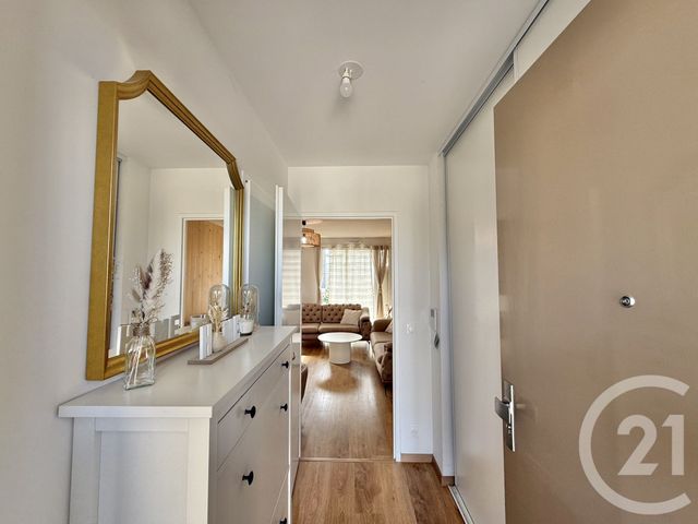 Afficher la photo en grand Appartement F4 à vendre - 4 pièces - 80.05 m2 - BUSSY ST GEORGES - 77 - ILE-DE-FRANCE - Century 21 Agence Parc Avenue