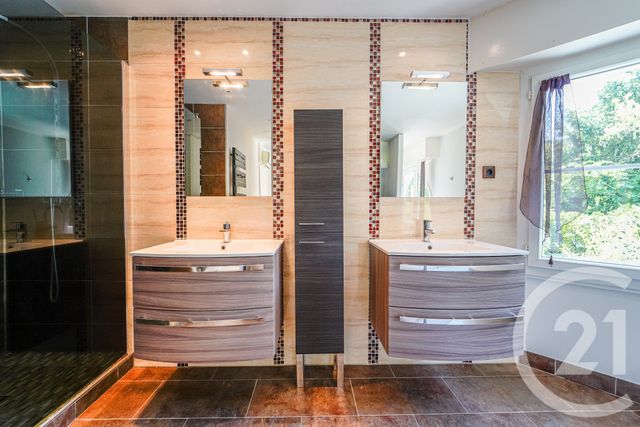 maison à vendre - 6 pièces - 220.75 m2 - BUSSY ST GEORGES - 77 - ILE-DE-FRANCE - Century 21 Agence Parc Avenue