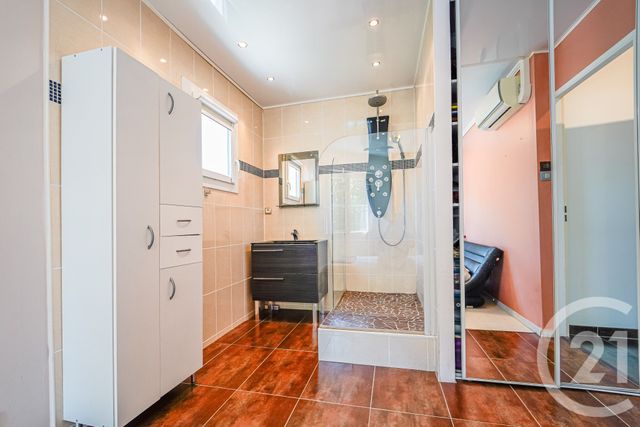 maison à vendre - 6 pièces - 220.75 m2 - BUSSY ST GEORGES - 77 - ILE-DE-FRANCE - Century 21 Agence Parc Avenue