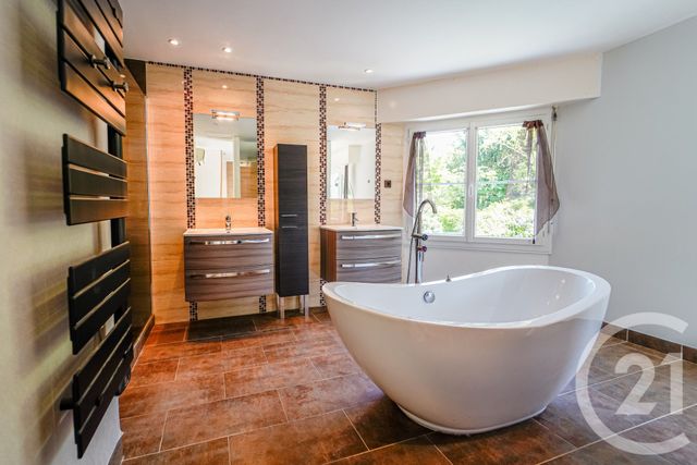 maison à vendre - 6 pièces - 220.75 m2 - BUSSY ST GEORGES - 77 - ILE-DE-FRANCE - Century 21 Agence Parc Avenue