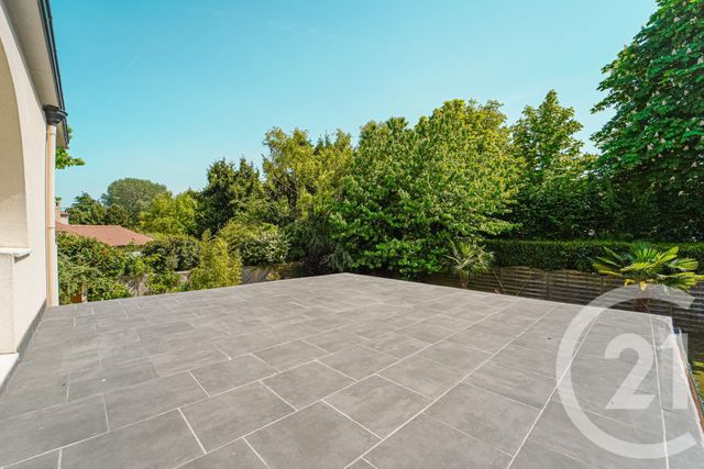 maison à vendre - 6 pièces - 220.75 m2 - BUSSY ST GEORGES - 77 - ILE-DE-FRANCE - Century 21 Agence Parc Avenue