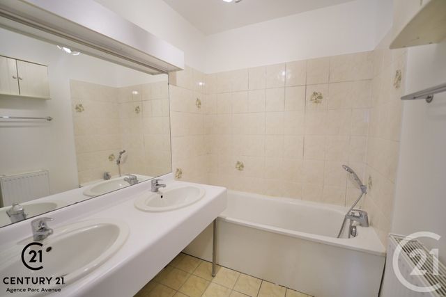 Appartement F3 à vendre - 3 pièces - 65.57 m2 - BUSSY ST GEORGES - 77 - ILE-DE-FRANCE - Century 21 Agence Parc Avenue