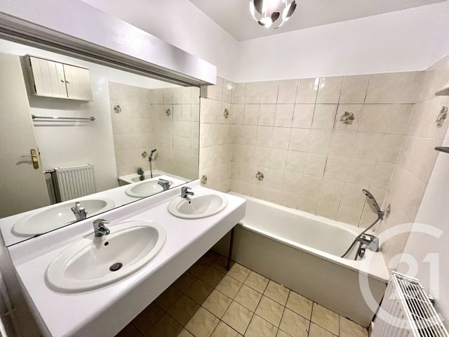 Appartement F3 à vendre - 3 pièces - 65.57 m2 - BUSSY ST GEORGES - 77 - ILE-DE-FRANCE - Century 21 Agence Parc Avenue