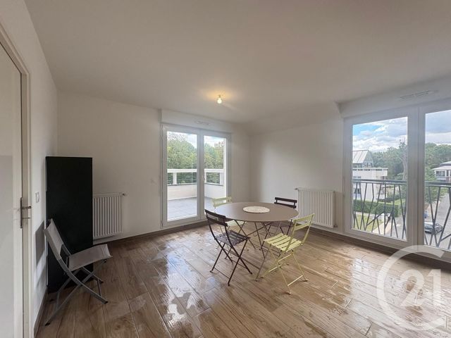Appartement F3 à louer - 3 pièces - 56.58 m2 - EMERAINVILLE - 77 - ILE-DE-FRANCE - Century 21 Agence Parc Avenue
