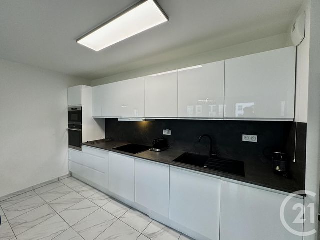 Appartement F3 à louer - 3 pièces - 65.6 m2 - SERRIS - 77 - ILE-DE-FRANCE - Century 21 Agence Parc Avenue