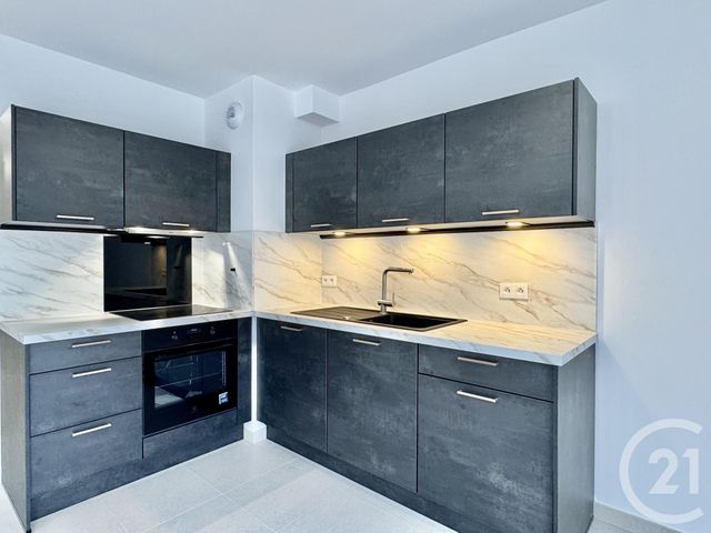 Afficher la photo en grand Appartement F5 à louer - 5 pièces - 98.5 m2 - SERRIS - 77 - ILE-DE-FRANCE - Century 21 Agence Parc Avenue