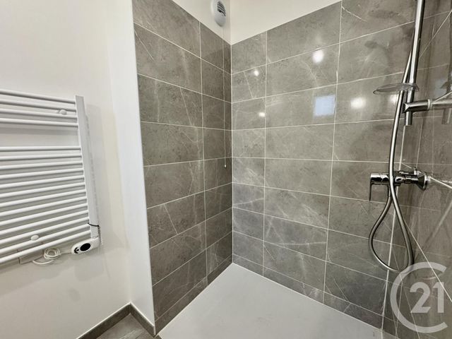 Afficher la photo en grand Appartement F5 à louer - 5 pièces - 98.5 m2 - SERRIS - 77 - ILE-DE-FRANCE - Century 21 Agence Parc Avenue