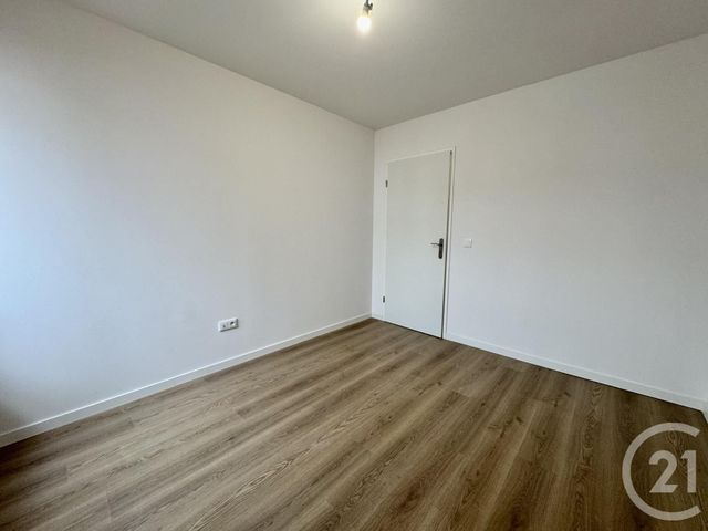 Afficher la photo en grand Appartement F5 à louer - 5 pièces - 98.5 m2 - SERRIS - 77 - ILE-DE-FRANCE - Century 21 Agence Parc Avenue