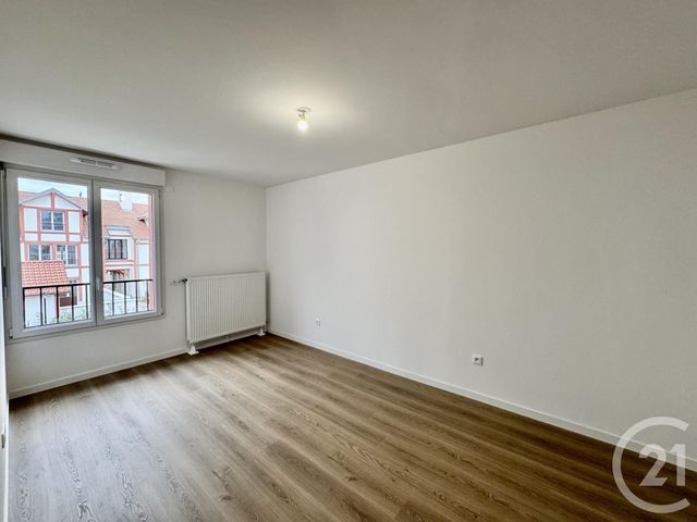 Afficher la photo en grand Appartement F5 à louer - 5 pièces - 98.5 m2 - SERRIS - 77 - ILE-DE-FRANCE - Century 21 Agence Parc Avenue