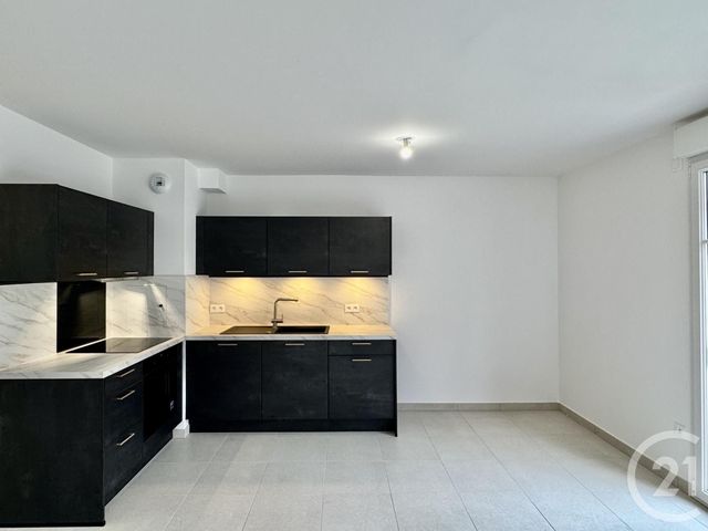 Afficher la photo en grand Appartement F5 à louer - 5 pièces - 98.5 m2 - SERRIS - 77 - ILE-DE-FRANCE - Century 21 Agence Parc Avenue