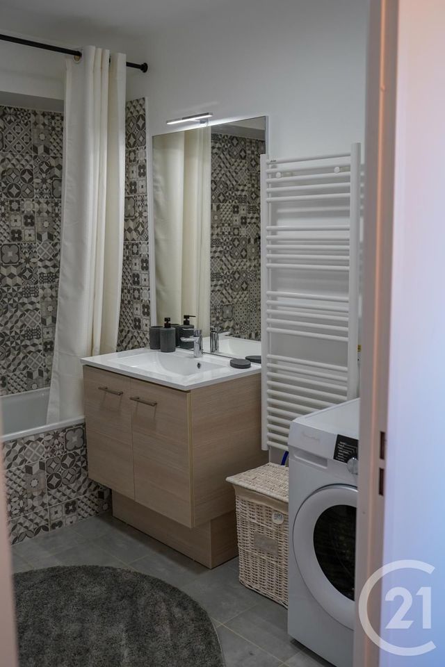 Appartement à louer - 2 pièces - 47.9 m2 - SERRIS - 77 - ILE-DE-FRANCE - Century 21 Agence Parc Avenue