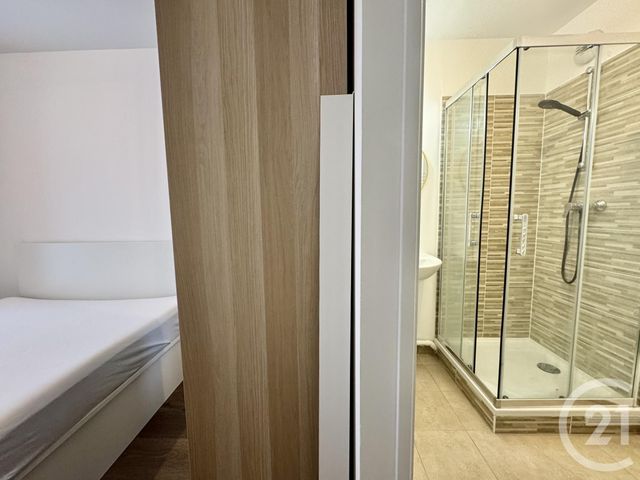 Appartement F4 à louer - 3 pièces - 77.99 m2 - SERRIS - 77 - ILE-DE-FRANCE - Century 21 Agence Parc Avenue