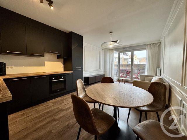 Appartement F4 à louer - 3 pièces - 77.99 m2 - SERRIS - 77 - ILE-DE-FRANCE - Century 21 Agence Parc Avenue