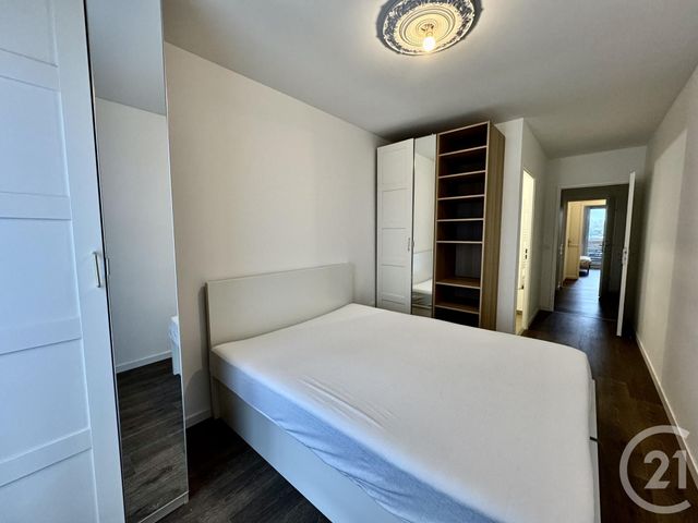 Appartement F4 à louer - 3 pièces - 77.99 m2 - SERRIS - 77 - ILE-DE-FRANCE - Century 21 Agence Parc Avenue