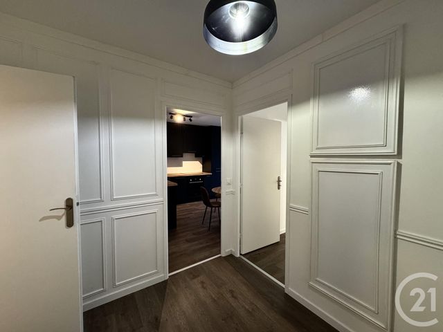 Appartement F4 à louer - 3 pièces - 77.99 m2 - SERRIS - 77 - ILE-DE-FRANCE - Century 21 Agence Parc Avenue