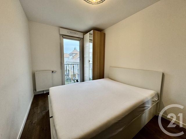 Appartement F4 à louer - 3 pièces - 77.99 m2 - SERRIS - 77 - ILE-DE-FRANCE - Century 21 Agence Parc Avenue
