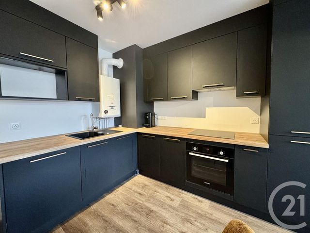 Appartement F4 à louer - 3 pièces - 77.99 m2 - SERRIS - 77 - ILE-DE-FRANCE - Century 21 Agence Parc Avenue