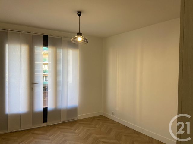 Appartement F3 à louer - 3 pièces - 76.43 m2 - LIVRY GARGAN - 93 - ILE-DE-FRANCE - Century 21 Agence Parc Avenue