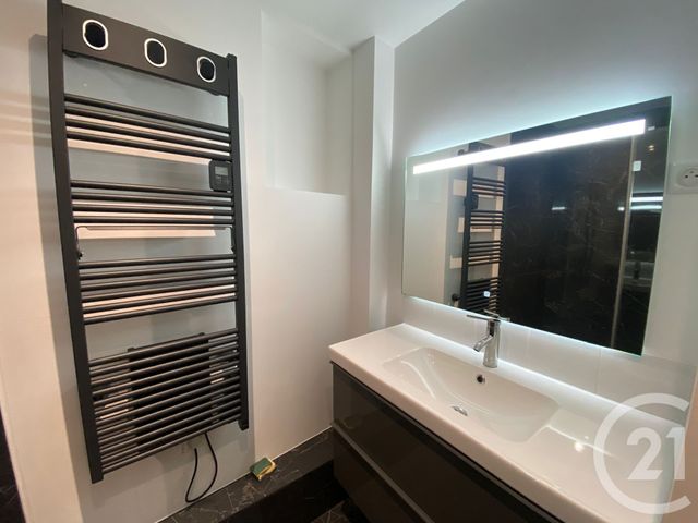 Appartement F3 à louer - 3 pièces - 76.43 m2 - LIVRY GARGAN - 93 - ILE-DE-FRANCE - Century 21 Agence Parc Avenue