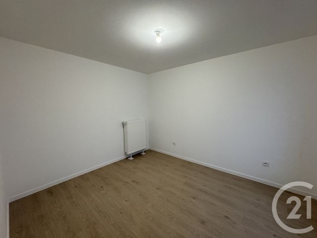 Appartement F2 à louer - 2 pièces - 41.46 m2 - SERRIS - 77 - ILE-DE-FRANCE - Century 21 Agence Parc Avenue