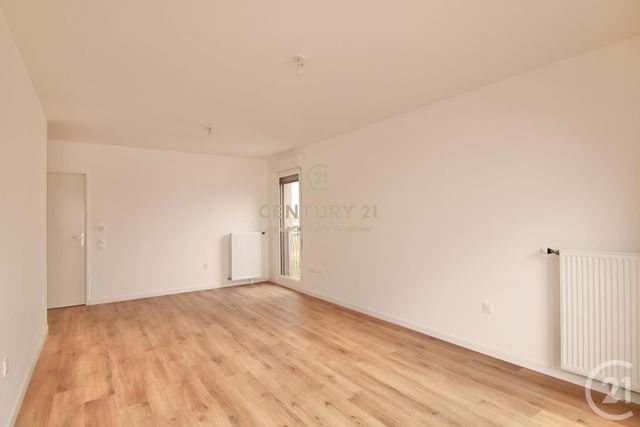 Appartement F3 à louer - 3 pièces - 58.15 m2 - BUSSY ST GEORGES - 77 - ILE-DE-FRANCE - Century 21 Agence Parc Avenue