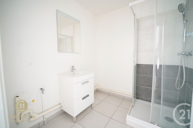 Appartement F2 à vendre - 2 pièces - 43.56 m2 - VILLENEUVE ST DENIS - 77 - ILE-DE-FRANCE - Century 21 Agence Parc Avenue