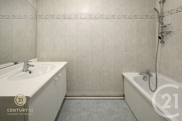 Appartement F2 à vendre - 2 pièces - 46.46 m2 - MONTEVRAIN - 77 - ILE-DE-FRANCE - Century 21 Agence Parc Avenue