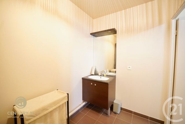 Appartement F2 à vendre - 2 pièces - 44.98 m2 - SERRIS - 77 - ILE-DE-FRANCE - Century 21 Agence Parc Avenue