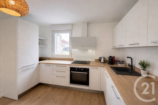 Appartement F5 à vendre - 5 pièces - 94.72 m2 - SERRIS - 77 - ILE-DE-FRANCE - Century 21 Agence Parc Avenue