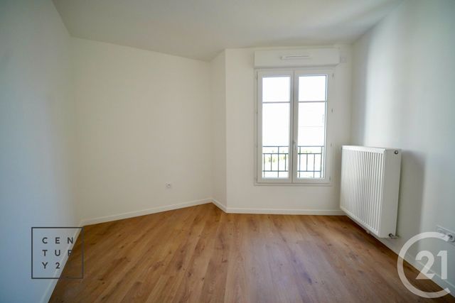 Appartement F4 à vendre - 4 pièces - 77.97 m2 - SERRIS - 77 - ILE-DE-FRANCE - Century 21 Agence Parc Avenue