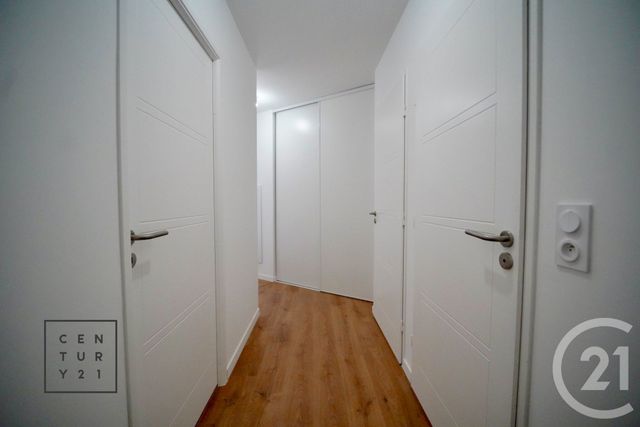 Appartement F4 à vendre - 4 pièces - 77.97 m2 - SERRIS - 77 - ILE-DE-FRANCE - Century 21 Agence Parc Avenue