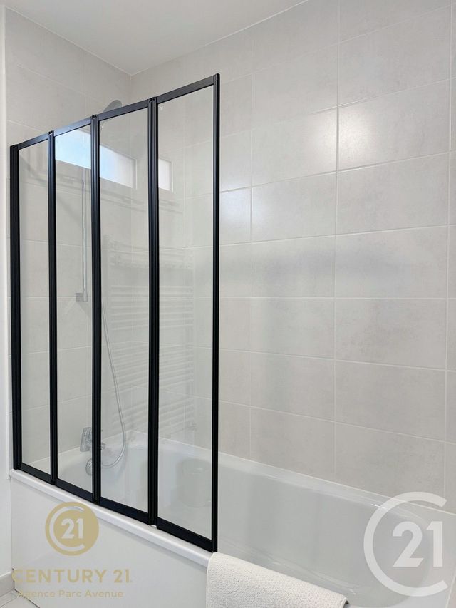 Appartement Duplex à louer - 3 pièces - 64.53 m2 - BUSSY ST GEORGES - 77 - ILE-DE-FRANCE - Century 21 Agence Parc Avenue