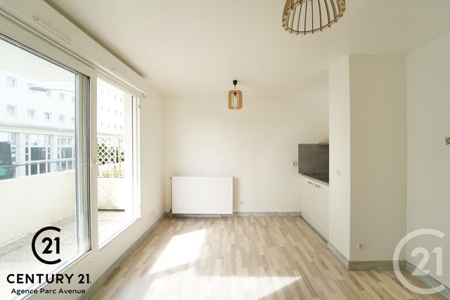 Appartement Studio à louer - 1 pièce - 20.09 m2 - BUSSY ST GEORGES - 77 - ILE-DE-FRANCE - Century 21 Agence Parc Avenue