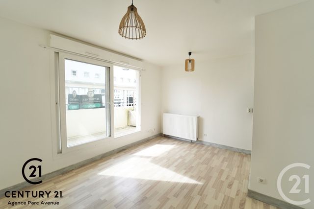 Appartement Studio à louer - 1 pièce - 20.09 m2 - BUSSY ST GEORGES - 77 - ILE-DE-FRANCE - Century 21 Agence Parc Avenue