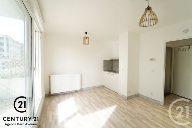 Appartement Studio à louer - 1 pièce - 20.09 m2 - BUSSY ST GEORGES - 77 - ILE-DE-FRANCE - Century 21 Agence Parc Avenue