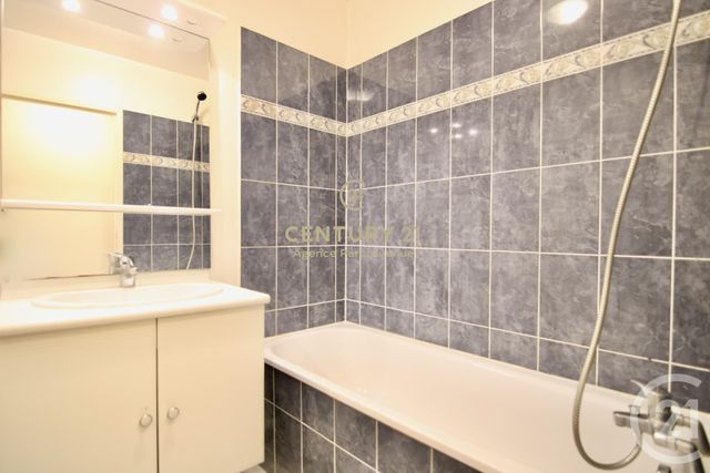 Appartement F3 à louer - 3 pièces - 87.49 m2 - BUSSY ST GEORGES - 77 - ILE-DE-FRANCE - Century 21 Agence Parc Avenue