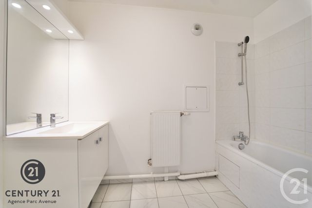 Appartement F3 à louer - 3 pièces - 67.03 m2 - BUSSY ST GEORGES - 77 - ILE-DE-FRANCE - Century 21 Agence Parc Avenue