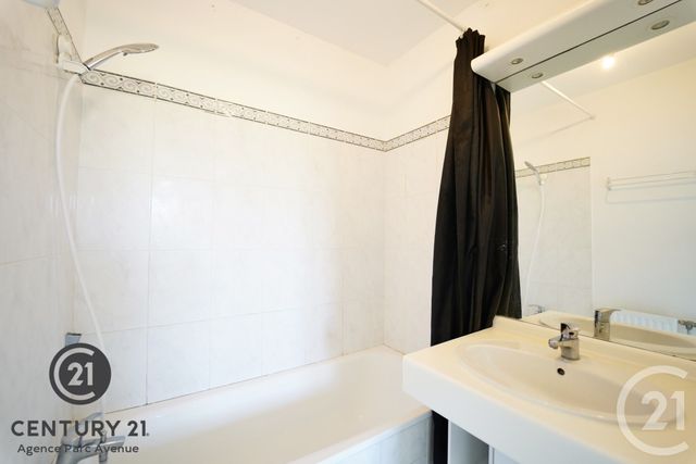 Appartement F2 à louer - 2 pièces - 42.48 m2 - BUSSY ST GEORGES - 77 - ILE-DE-FRANCE - Century 21 Agence Parc Avenue