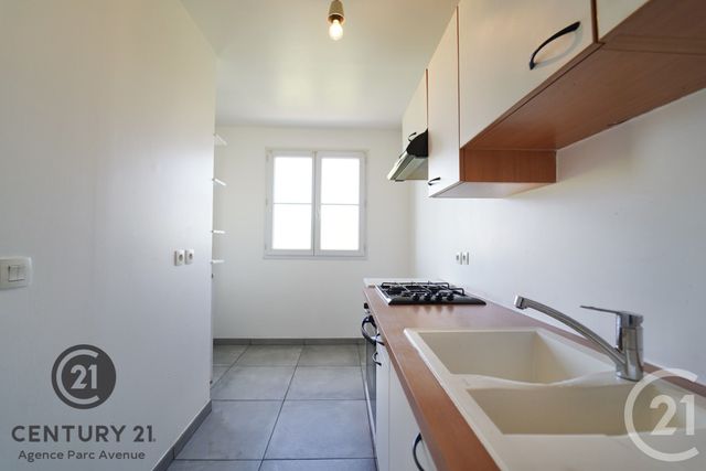 Appartement F2 à louer - 2 pièces - 42.48 m2 - BUSSY ST GEORGES - 77 - ILE-DE-FRANCE - Century 21 Agence Parc Avenue