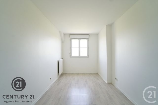 Appartement F2 à louer - 2 pièces - 42.48 m2 - BUSSY ST GEORGES - 77 - ILE-DE-FRANCE - Century 21 Agence Parc Avenue