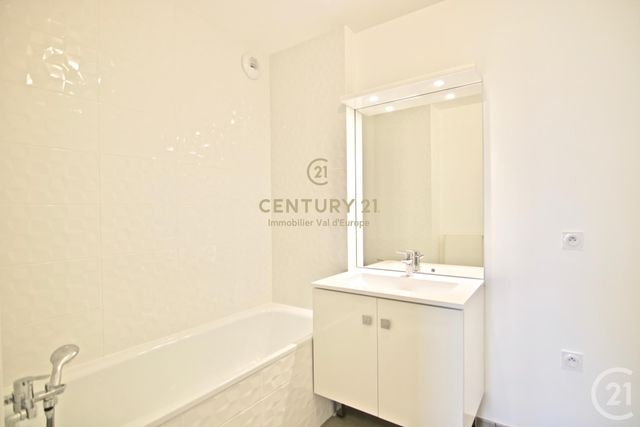 Appartement F2 à louer - 2 pièces - 42.72 m2 - BUSSY ST GEORGES - 77 - ILE-DE-FRANCE - Century 21 Agence Parc Avenue