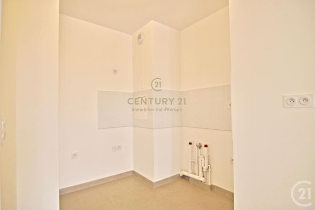 Appartement F2 à louer - 2 pièces - 42.72 m2 - BUSSY ST GEORGES - 77 - ILE-DE-FRANCE - Century 21 Agence Parc Avenue