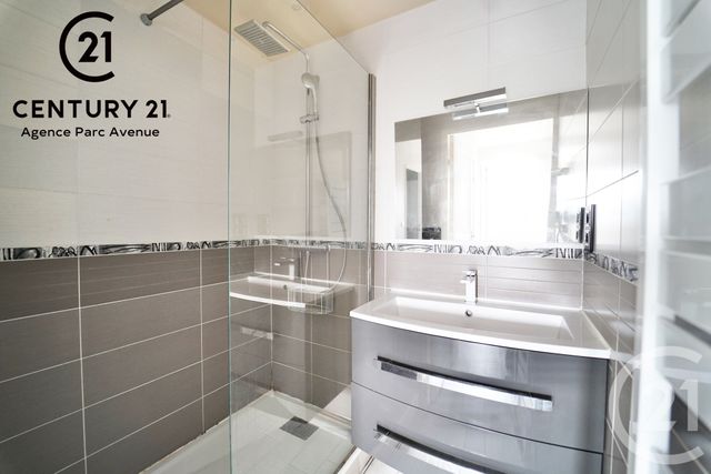Appartement F2 à louer - 2 pièces - 44.5 m2 - OZOIR LA FERRIERE - 77 - ILE-DE-FRANCE - Century 21 Agence Parc Avenue