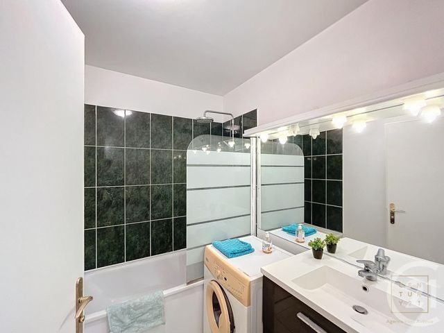 Appartement F3 à louer - 3 pièces - 63.8 m2 - BUSSY ST GEORGES - 77 - ILE-DE-FRANCE - Century 21 Agence Parc Avenue