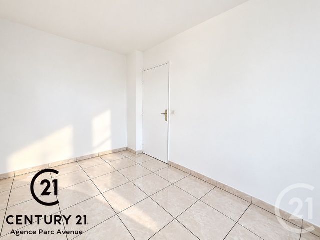 Appartement F3 à louer - 3 pièces - 63.87 m2 - BUSSY ST GEORGES - 77 - ILE-DE-FRANCE - Century 21 Agence Parc Avenue