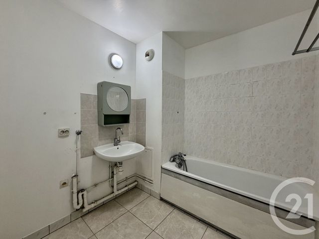 Appartement F3 à louer - 3 pièces - 63.87 m2 - BUSSY ST GEORGES - 77 - ILE-DE-FRANCE - Century 21 Agence Parc Avenue