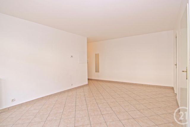 Appartement F3 à louer - 3 pièces - 67.07 m2 - BUSSY ST GEORGES - 77 - ILE-DE-FRANCE - Century 21 Agence Parc Avenue